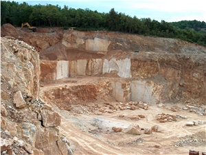 Giallo Siena Nuvolato Etrusco Quarry