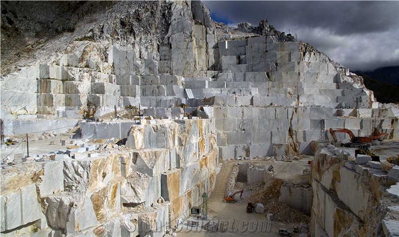 Bianco Carrara Campanili Quarry