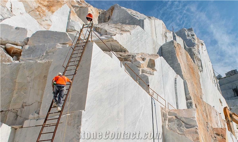 Bianco Carrara Tecchione Quarry