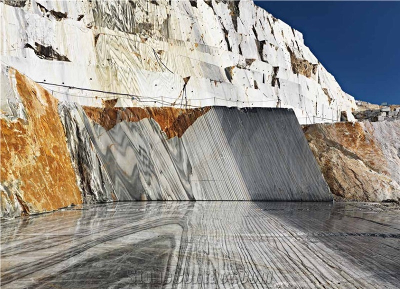 Calacatta Zebrino Marble Quarry
