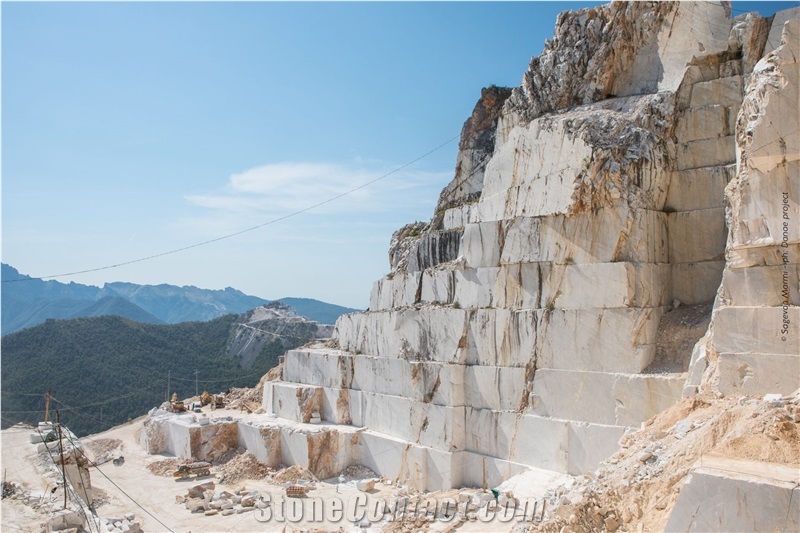 Bianco Carrara C-Bianco Carrara CD Querciola 147 quarry