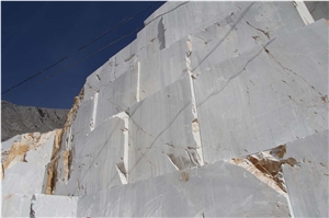 Cava La Facciata- Bianco Carrara La Facciata Marble Quarry