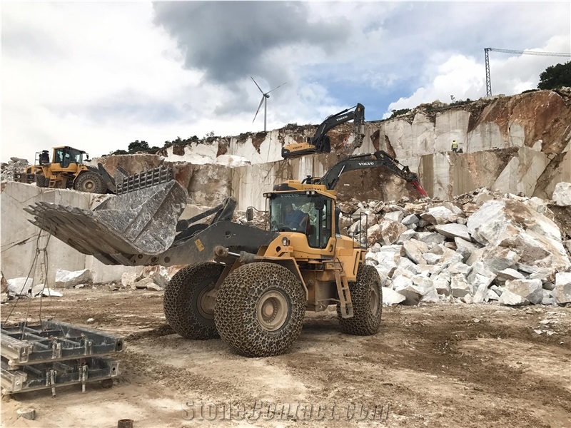Dolce Whita Marble Quarry