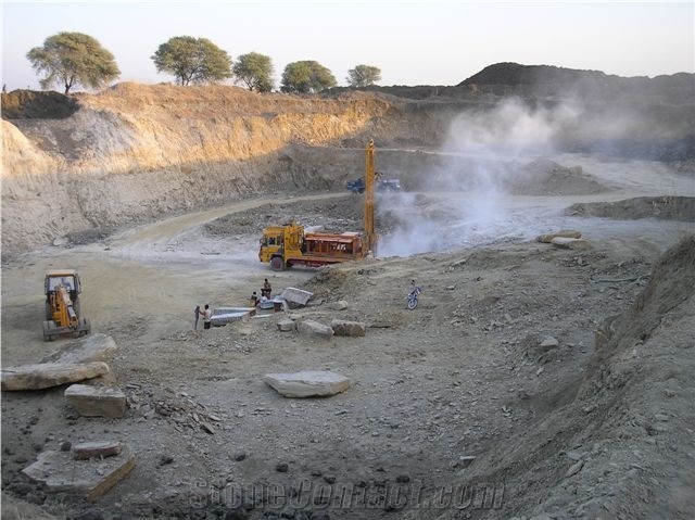 Raveena Sandstone, Buff-Mint Sandstone, India Beige Sandstone Quarry