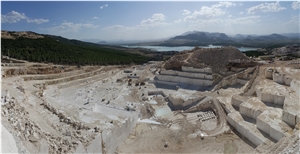 Oscar Beige Marble Quarry