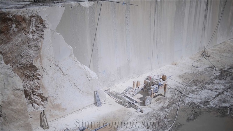Amasya Perlato Beige Marble Quarry