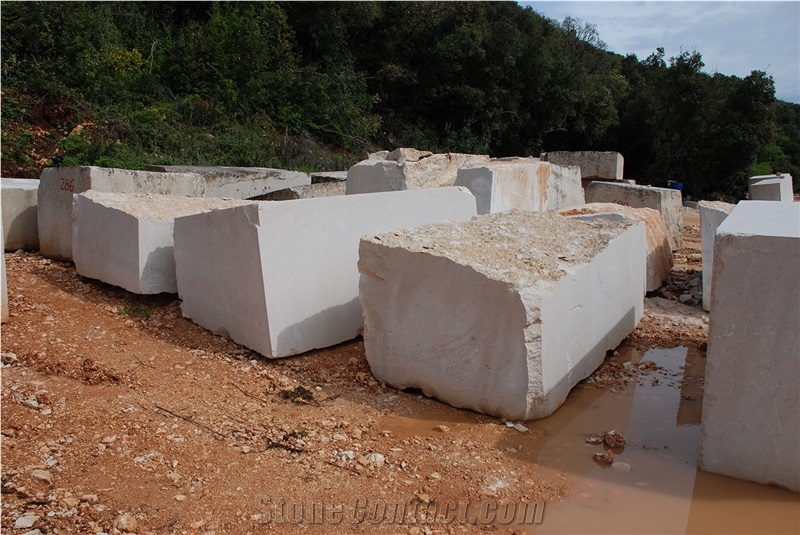 Valtura Statuario Limestone Quarry