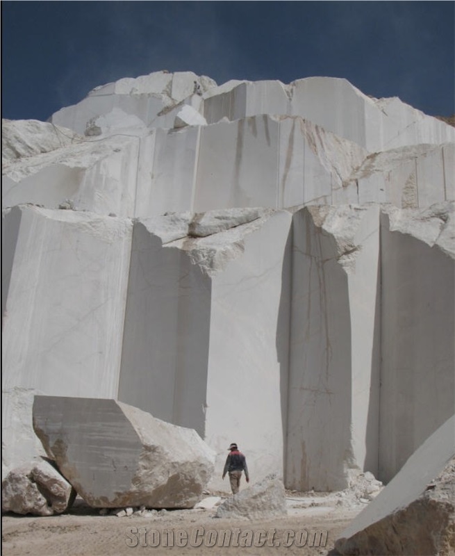 Lafei Beige Marble Quarry
