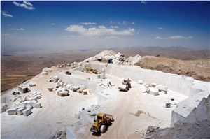 Crema Persia Rose Marble Quarry