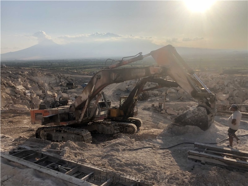 Travertine Top - Armenia Beige Travertine Quarry