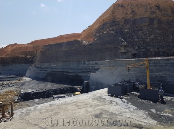 Pitangui Black Slate Quarry