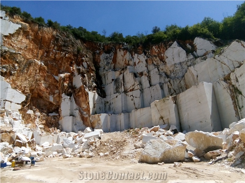 KOMNINON MARBLE Nestos White Marble Quarry