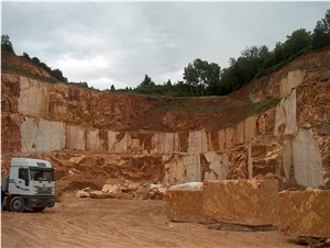 Broccatello di Siena, Giallo Siena Medio Quarry