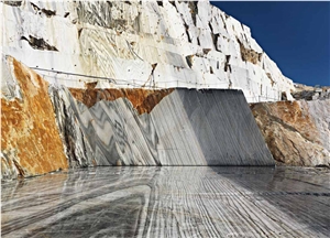 Calacatta Zebrino Marble Quarry