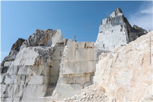 Bianco Carrara C-Bianco Carrara CD Querciola 147 quarry
