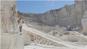 Crema Santarem -Algarve Cream Limestone Quarry