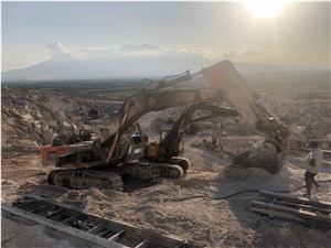 Travertine Top - Armenia Beige Travertine Quarry