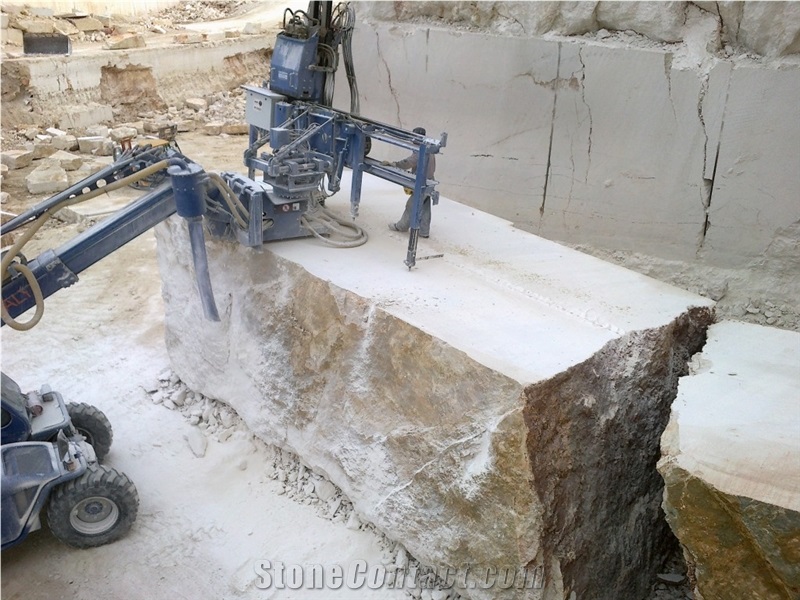 Trani Bronzetto Quarry