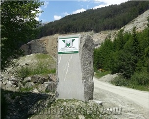 Dorato Valmalenco Gneiss Quarry
