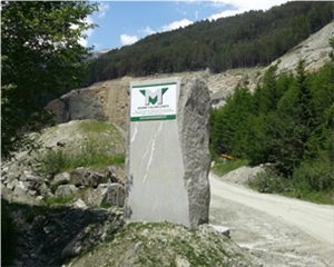 Dorato Valmalenco Gneiss Quarry