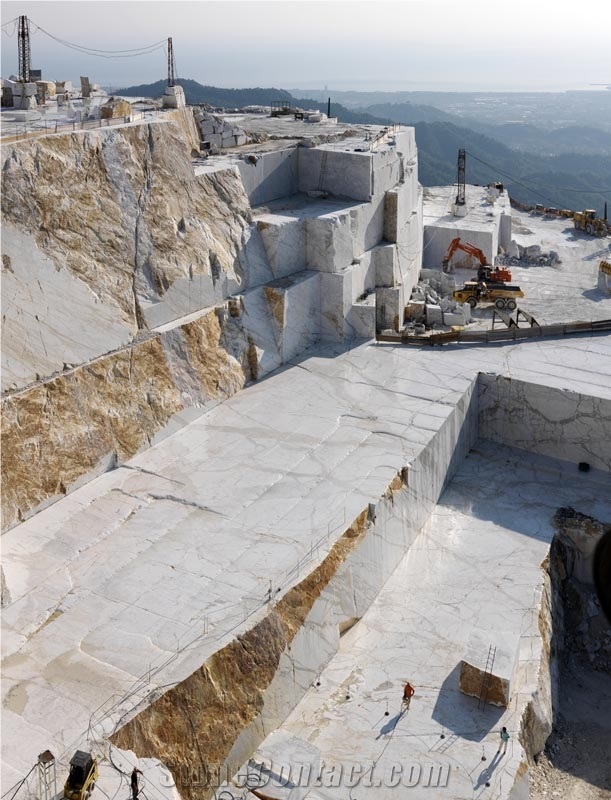 Calacatta Gold Marble Quarry