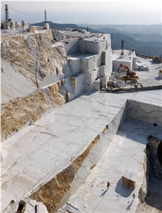 Calacatta Gold Marble Quarry