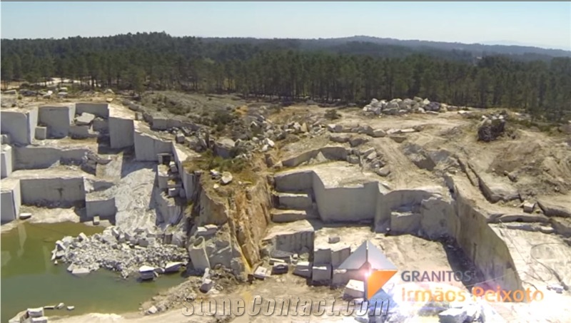 Cinza Lapa Granite Quarry