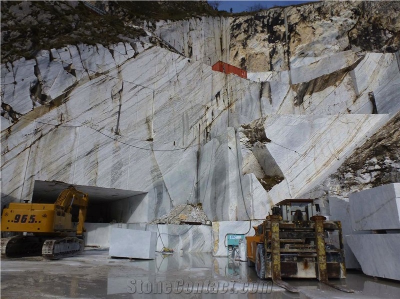 Calacatta Tucci Marble Quarry