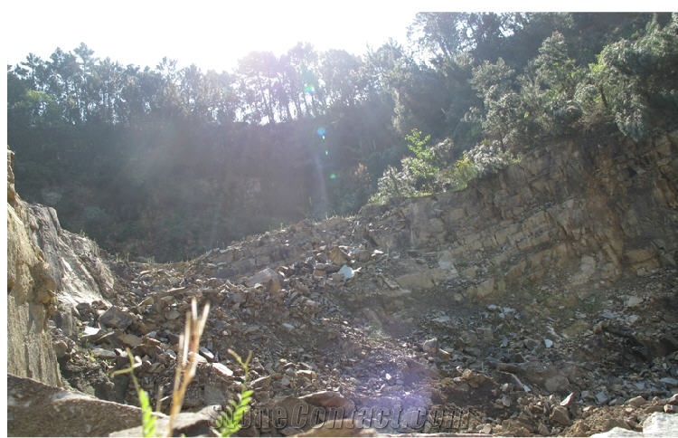 Pietra di Guamo Quarry