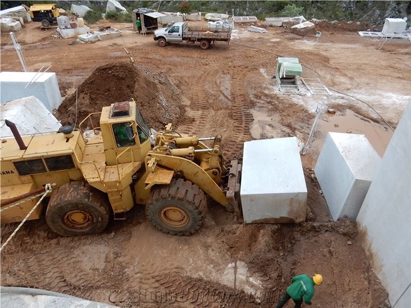 Creme Marfil Commercial Marble Quarry