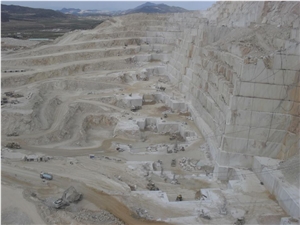 Creme Marfil Commercial Marble Quarry