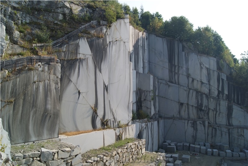 CAVA PIAN CAMPIGLIA -Diorite Nero Grafite, Canavese Grigio Quarry