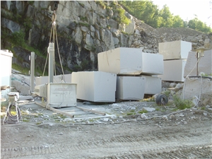 CAVA VEI DELLA BALMA - Sienite della Balma Quarry