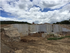 Neptuno Bordeaux - Netuno Bordeaux Granite Quarry