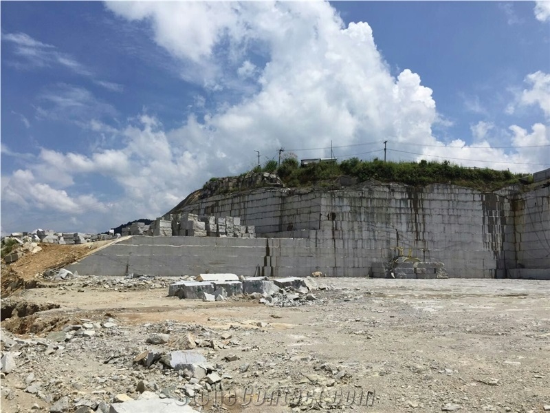 Cloudy Moon Granite Quarry