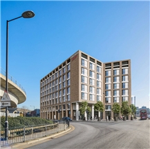 Courtyard by Marriott London City Airport 2021