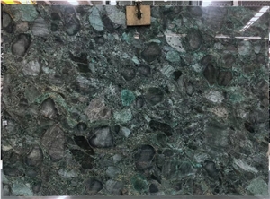 Brazil Fashion Pebble Green Granite Slab