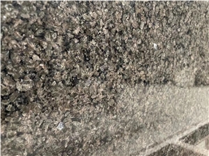 New Natural Saudi Tropical Brown Small Granite Slabs