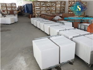 Packing White Marble 60X60x1.5Cm In The Factory Today