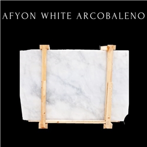 White Wavy Marble - Cloudy Marble