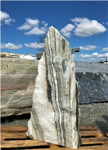 Alpinastein Monoliths