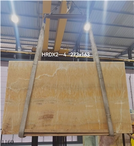 China Honey Onyx Golden Agate Onix Slab In The Stone Market