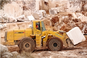 Amasya Regal Spoty Beige Marble Quarry