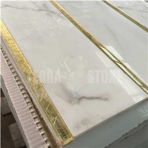 Waterjet Mosaic Calacatta Marble With Golden Glass Tiles