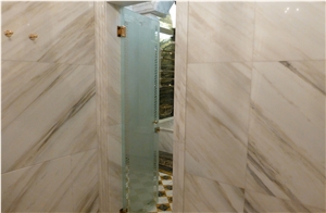 Calacatta Luccicoso-Giallo Siena Marble-Verde Bamboo Bathroom Design