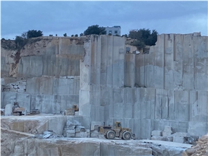 Omni Beige Limestone Quarry
