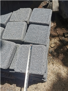 China Black Basalt Tumbled Cobbles Outdoor Paving Stone