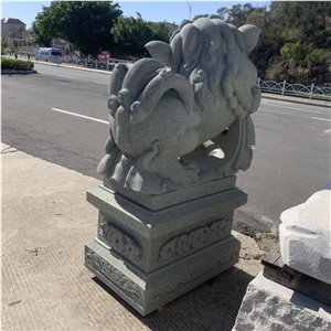 Life Size Natural Stone Lion Statue Outdoor Sculpture
