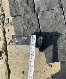 Black Andesite Cube Stone Paving Stone
