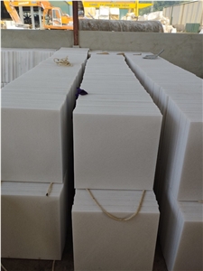 A Quality Pure White Marble 60 X 60 X 3Cm Tile
